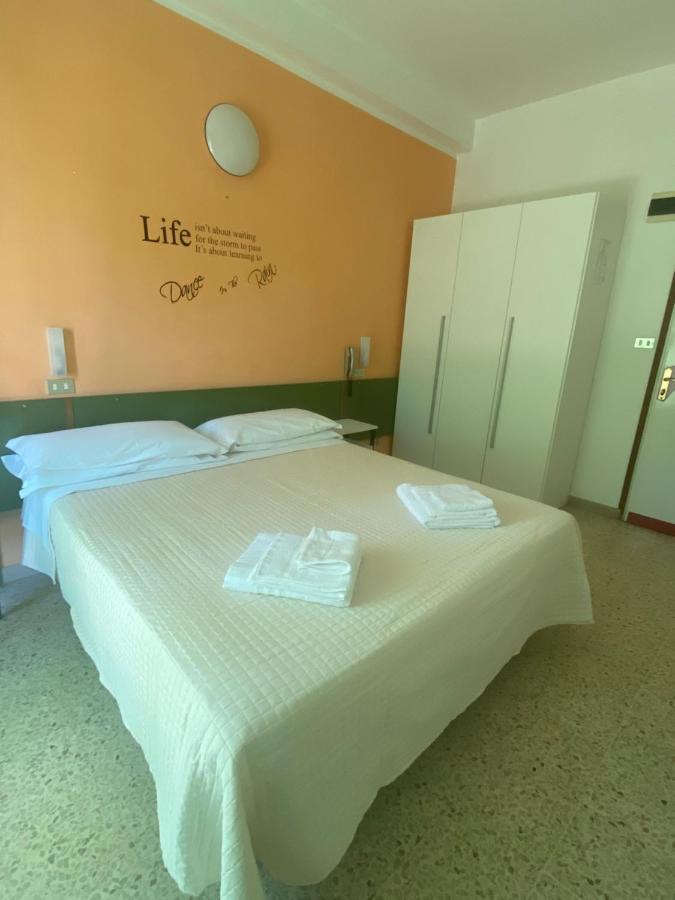 Hotel Nova Dhely 리미니 외부 사진