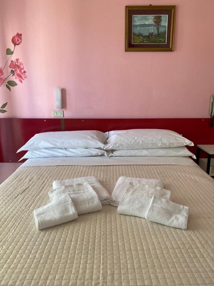 Hotel Nova Dhely 리미니 외부 사진