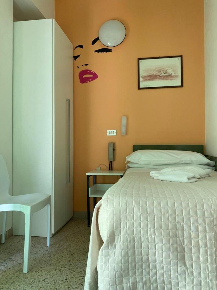 Hotel Nova Dhely 리미니 외부 사진