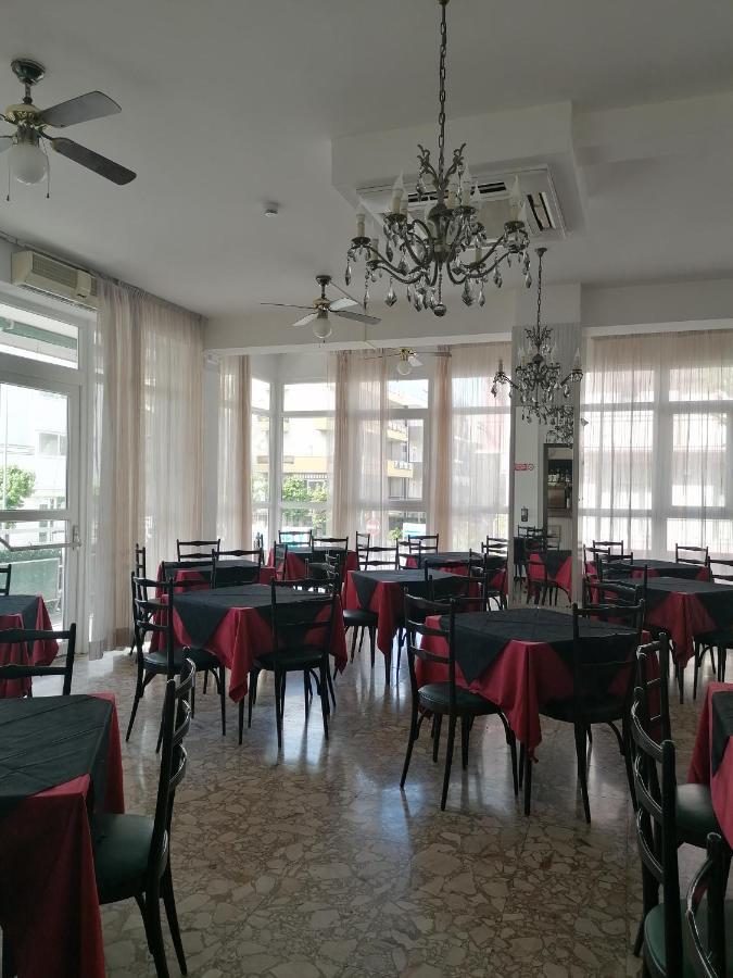 Hotel Nova Dhely 리미니 외부 사진