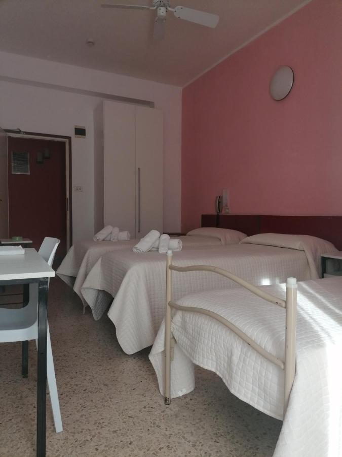Hotel Nova Dhely 리미니 외부 사진
